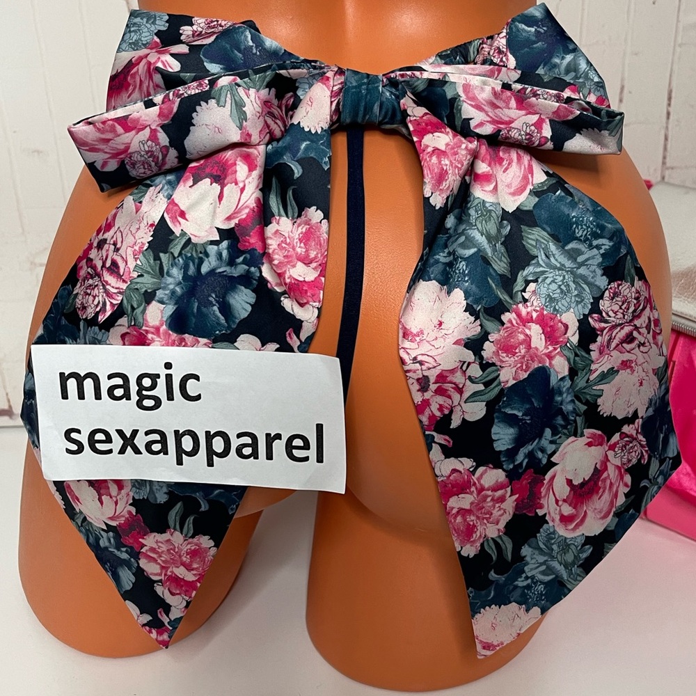 VS L XL SATIN BOW PANTY CUT OUT V-STRING PANTY OPEN BACK FLORAL VERY SEXY